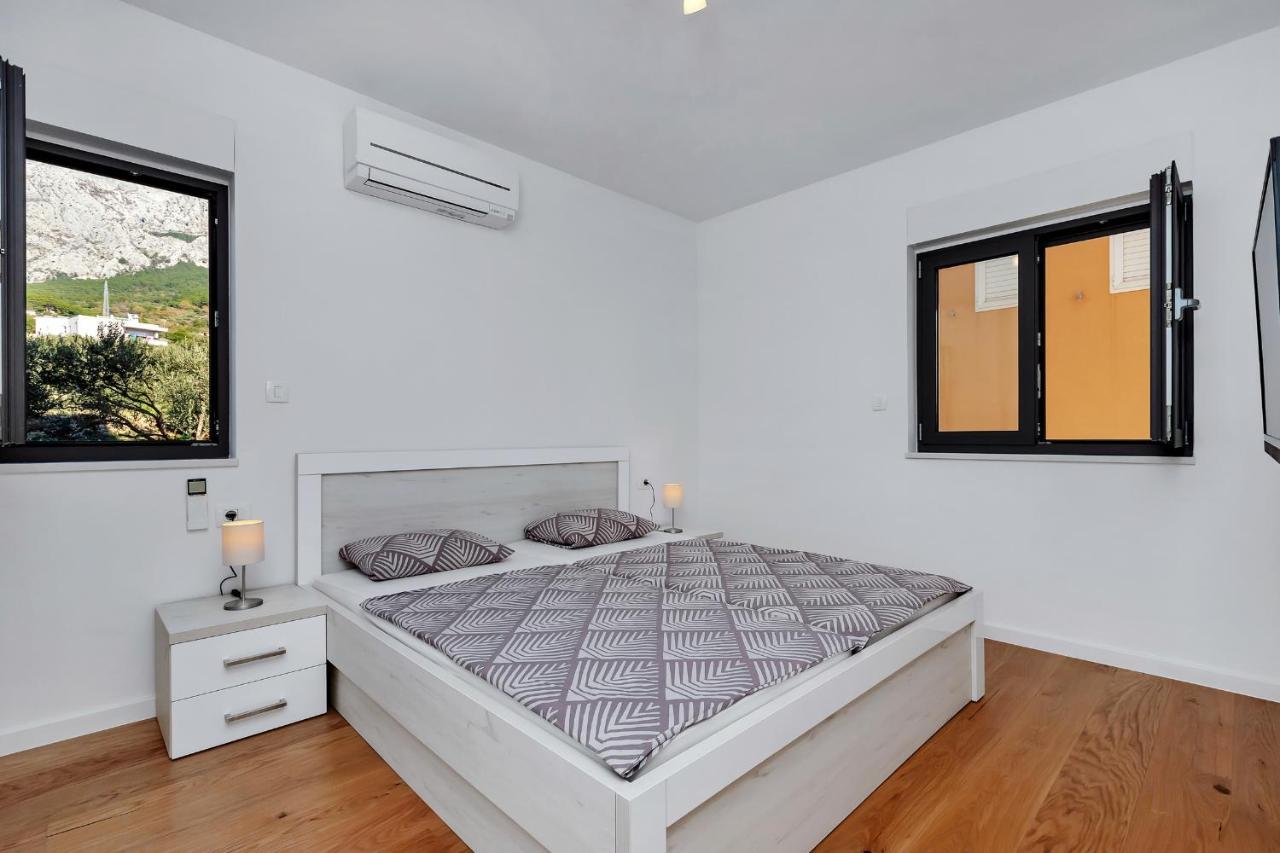 Luxury Apartment Sidro With Free Beach Parking Макарська Екстер'єр фото