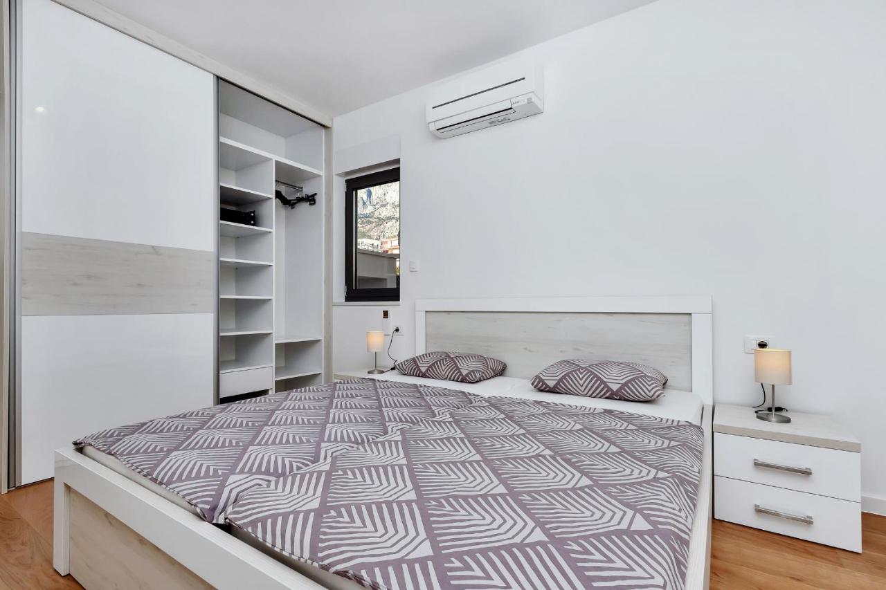 Luxury Apartment Sidro With Free Beach Parking Макарська Екстер'єр фото